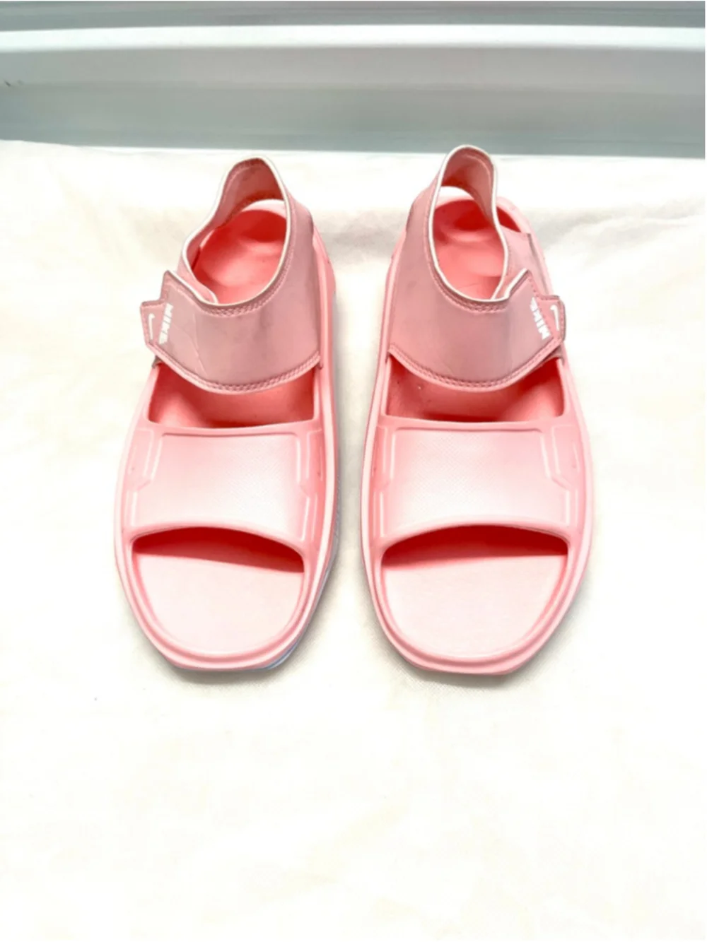 Nike Playscape (GS) Sandals in the